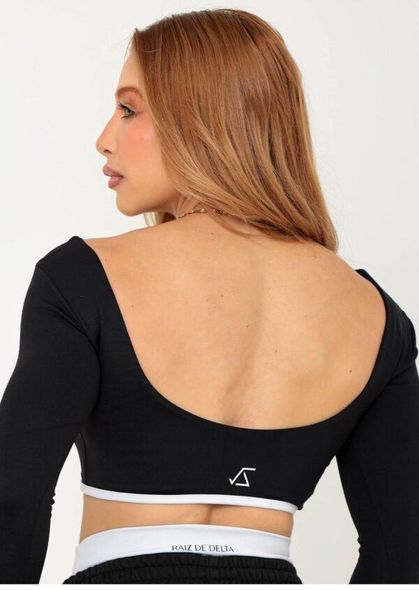 f15-top-cor-preto-costas